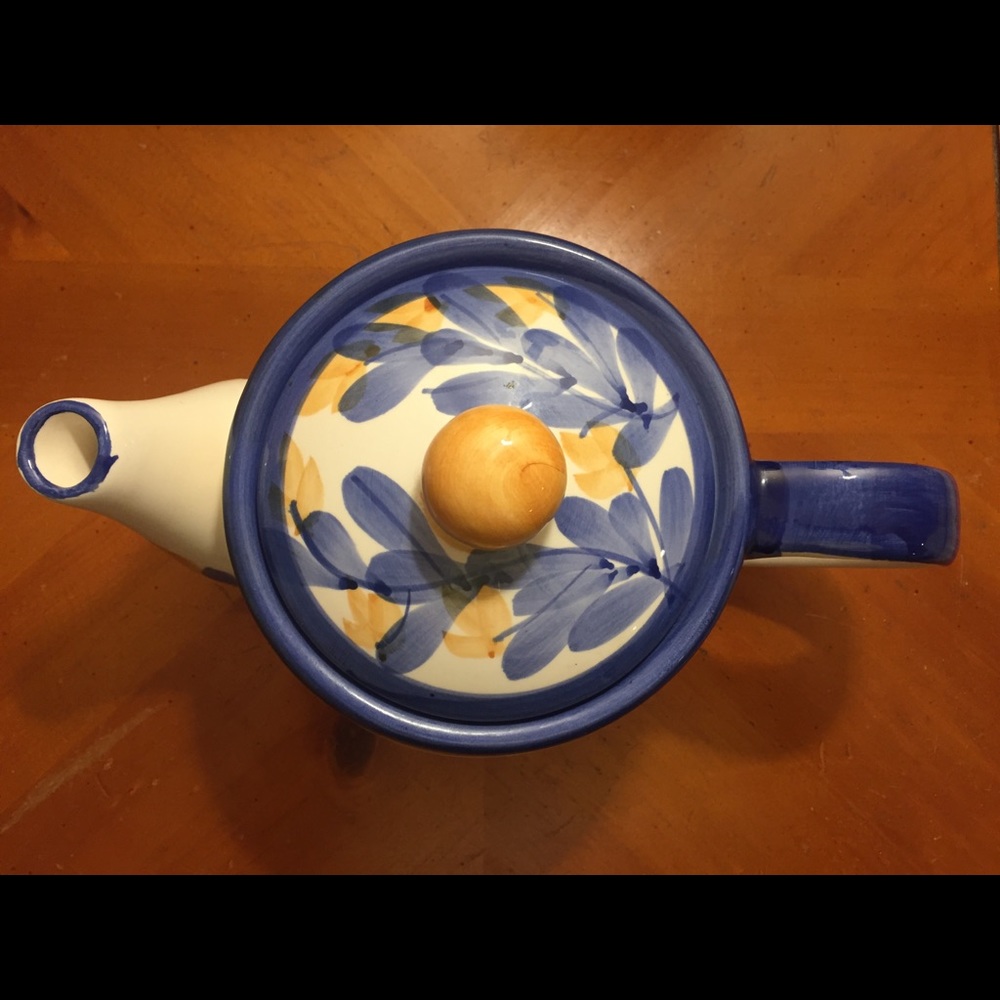 Ceramic TeaPot. - Picture 3 of 3